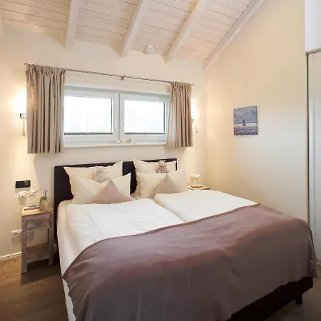 Luxuswellnesshaus Wellenreiter Dom wakacyjny *